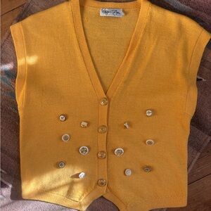 💛 Vintage Boutique Knit Vest | Designer Buttons 💛